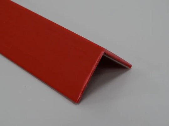 Profil d'angle en PVC Rouge 25mm